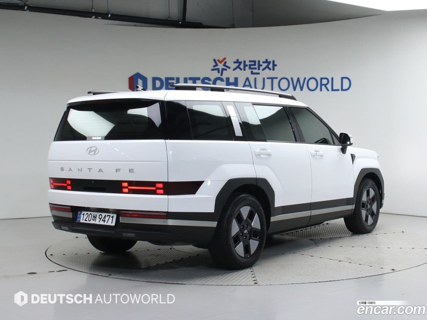 Main__Slider__Photo:Santafe Hyundai 2024.7-0