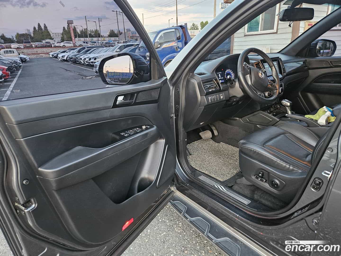 Rexton KG Mobility 2019.11-INNER-008