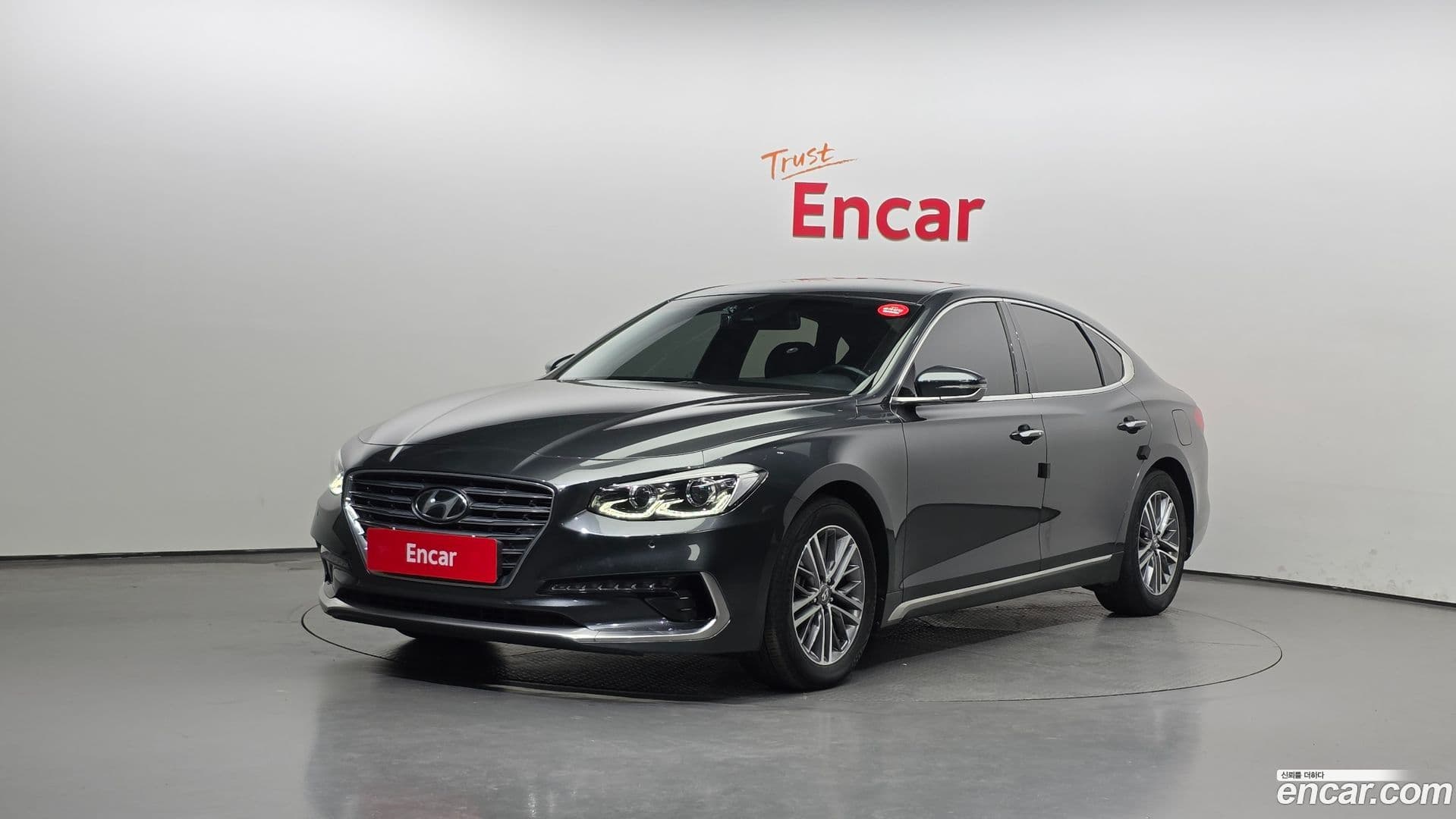Main__Slider__Photo:Grandeur Hyundai 2019.4-0