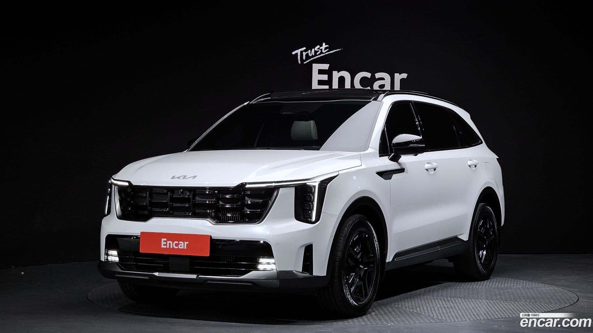 Main__Slider__Photo:Sorento Kia 2023.9-0