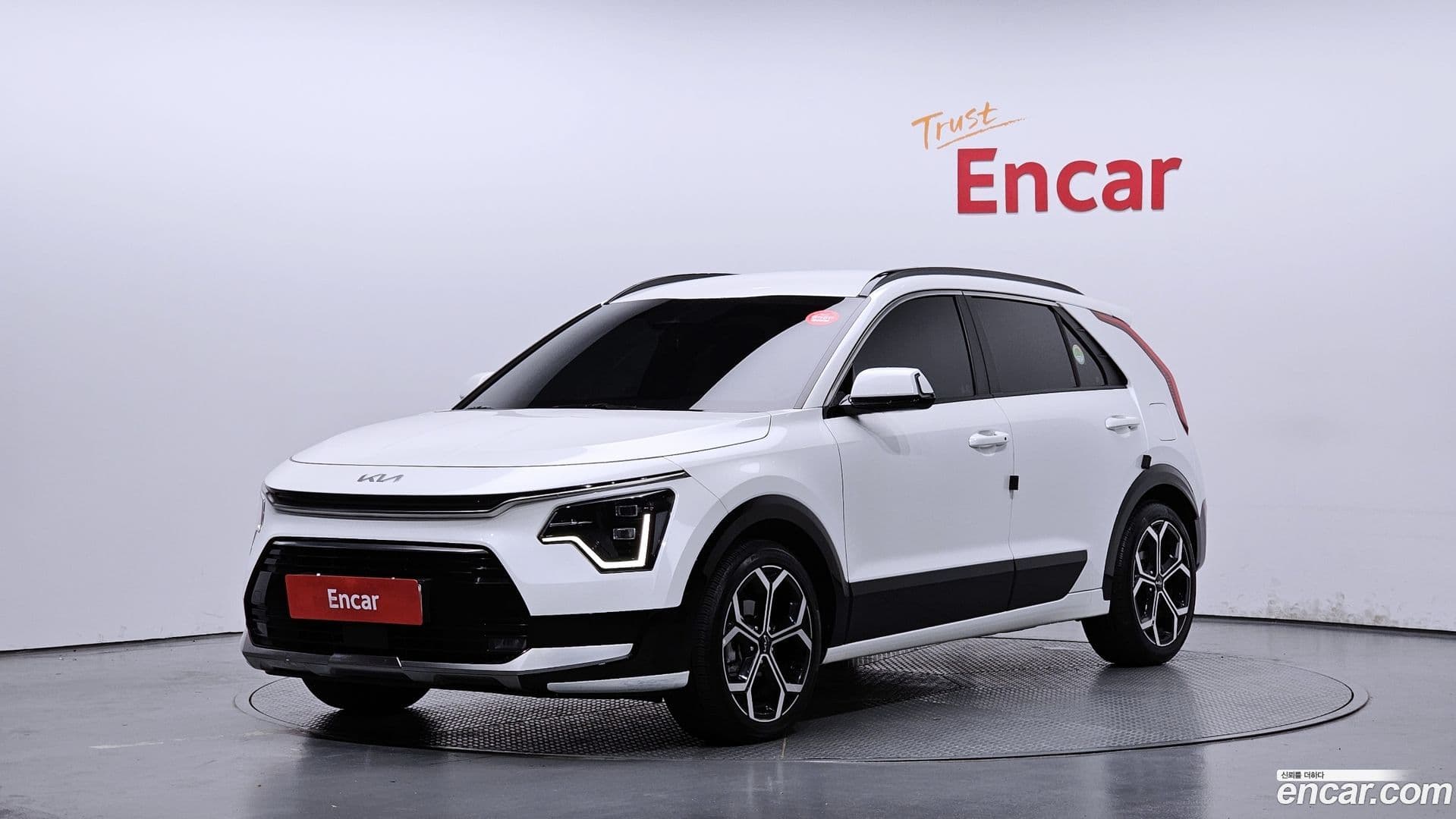 Main__Slider__Photo:Niro Kia 2022.6-0