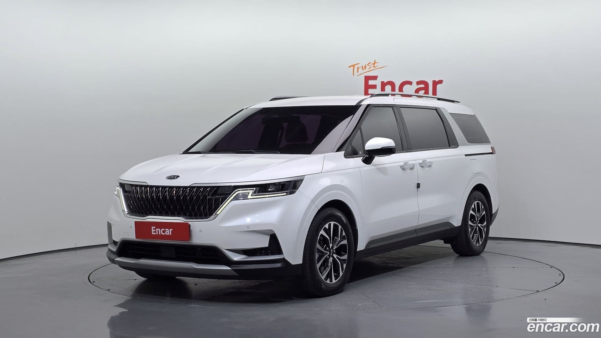 Main__Slider__Photo:Canival Kia 2020.8-0