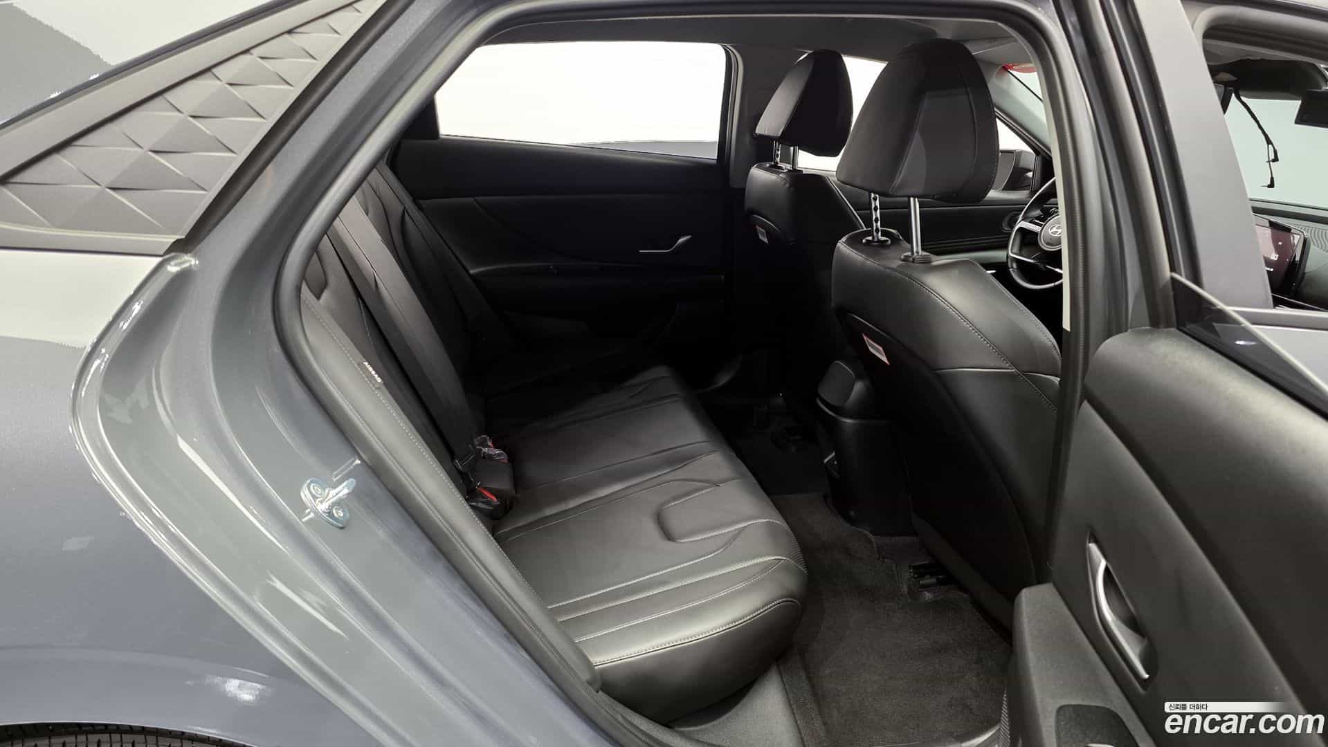 AVANTE Hyundai 2023.7-OPTION-016