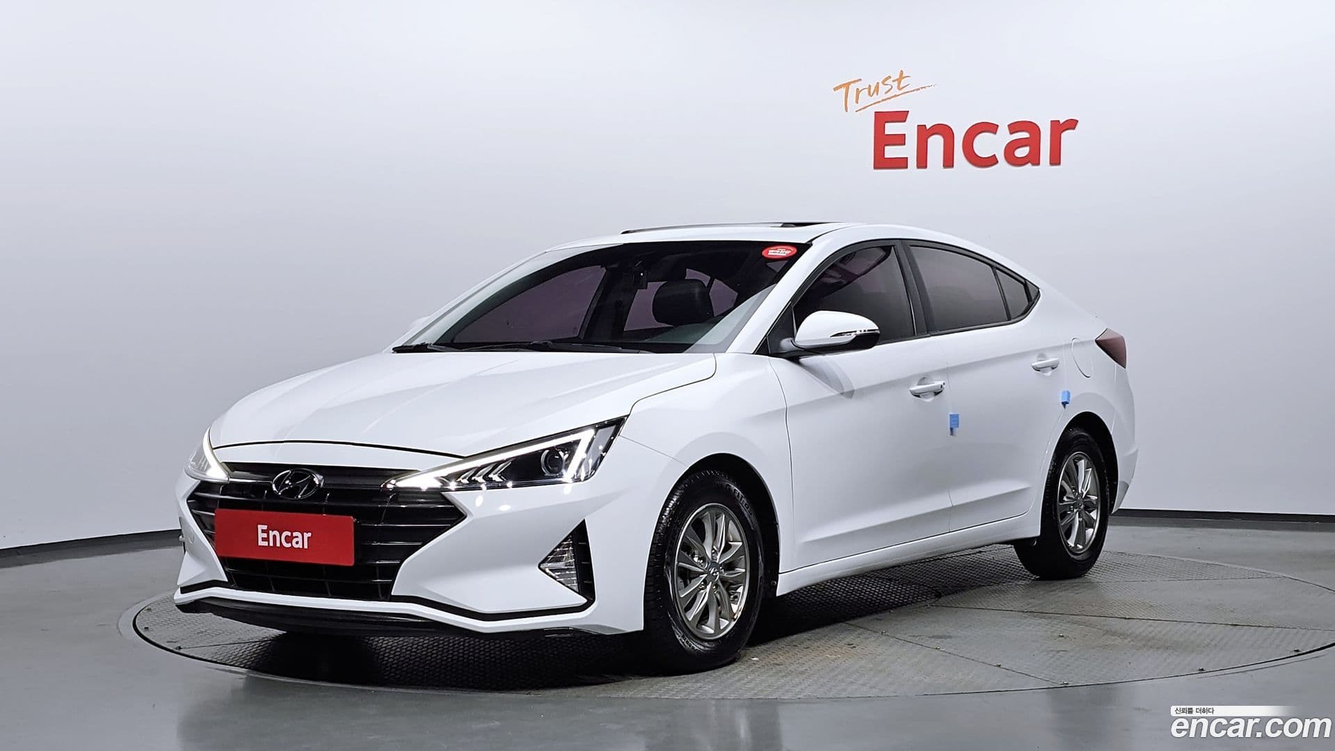 Main__Slider__Photo:AVANTE Hyundai 2019.2-0