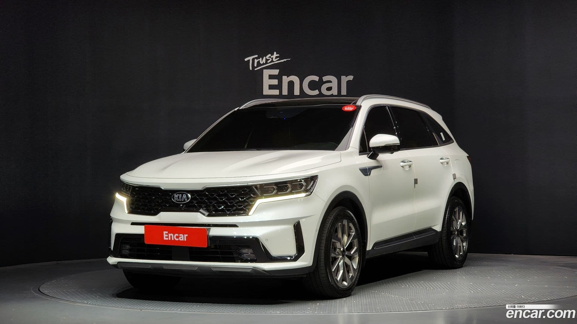 Main__Slider__Photo:Sorento Kia 2020.7-0