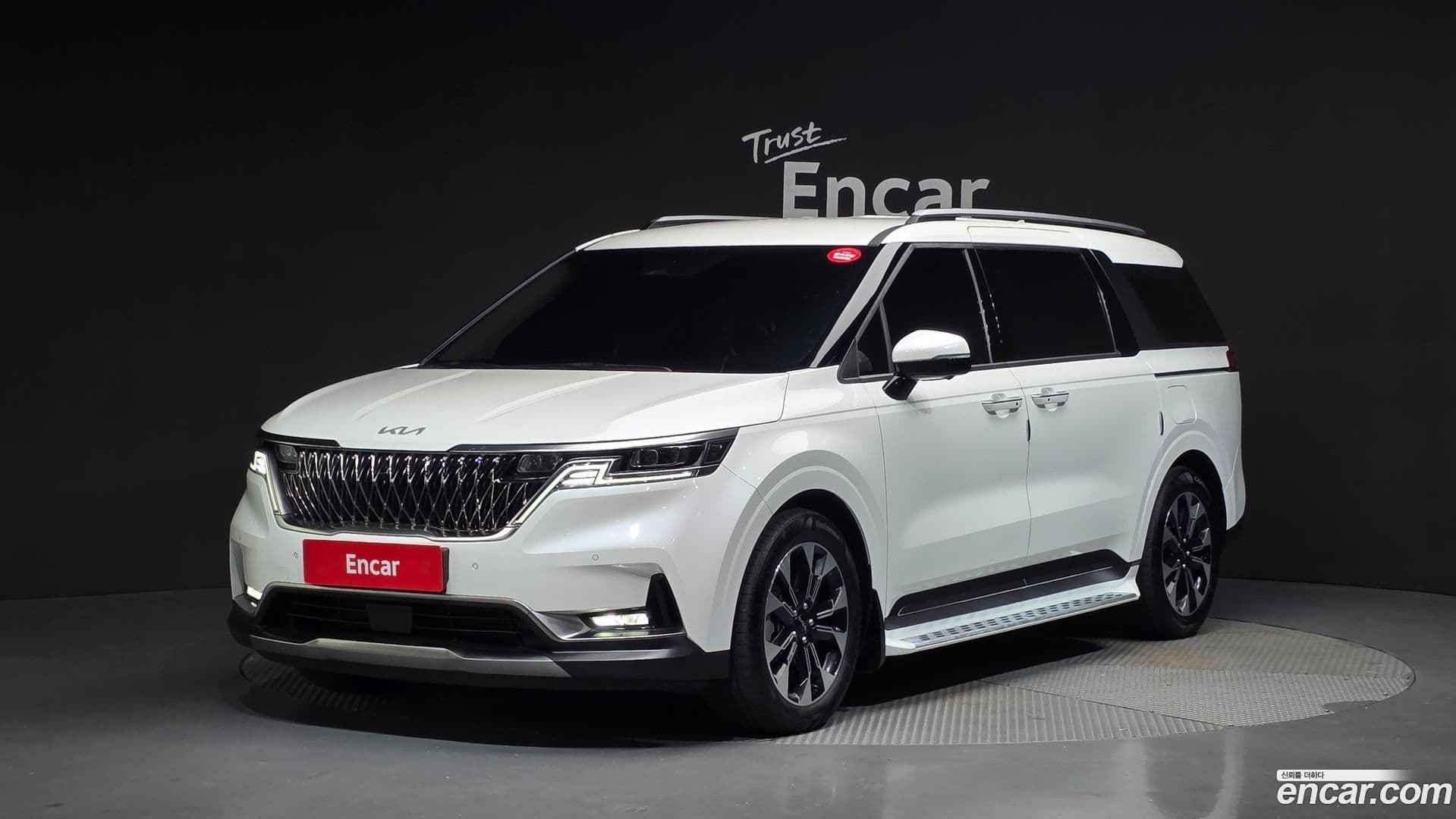Main__Slider__Photo:Canival Kia 2023.8-0