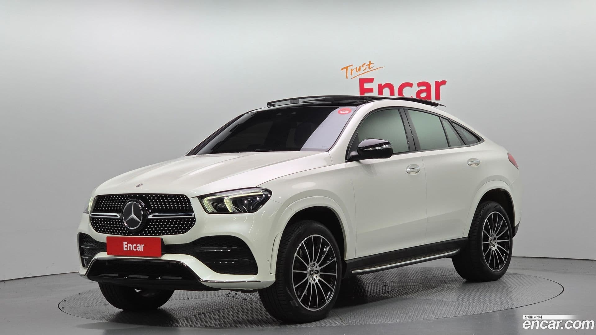 Main__Slider__Photo:GLE-Class Mercedes-Benz 2022.2-0