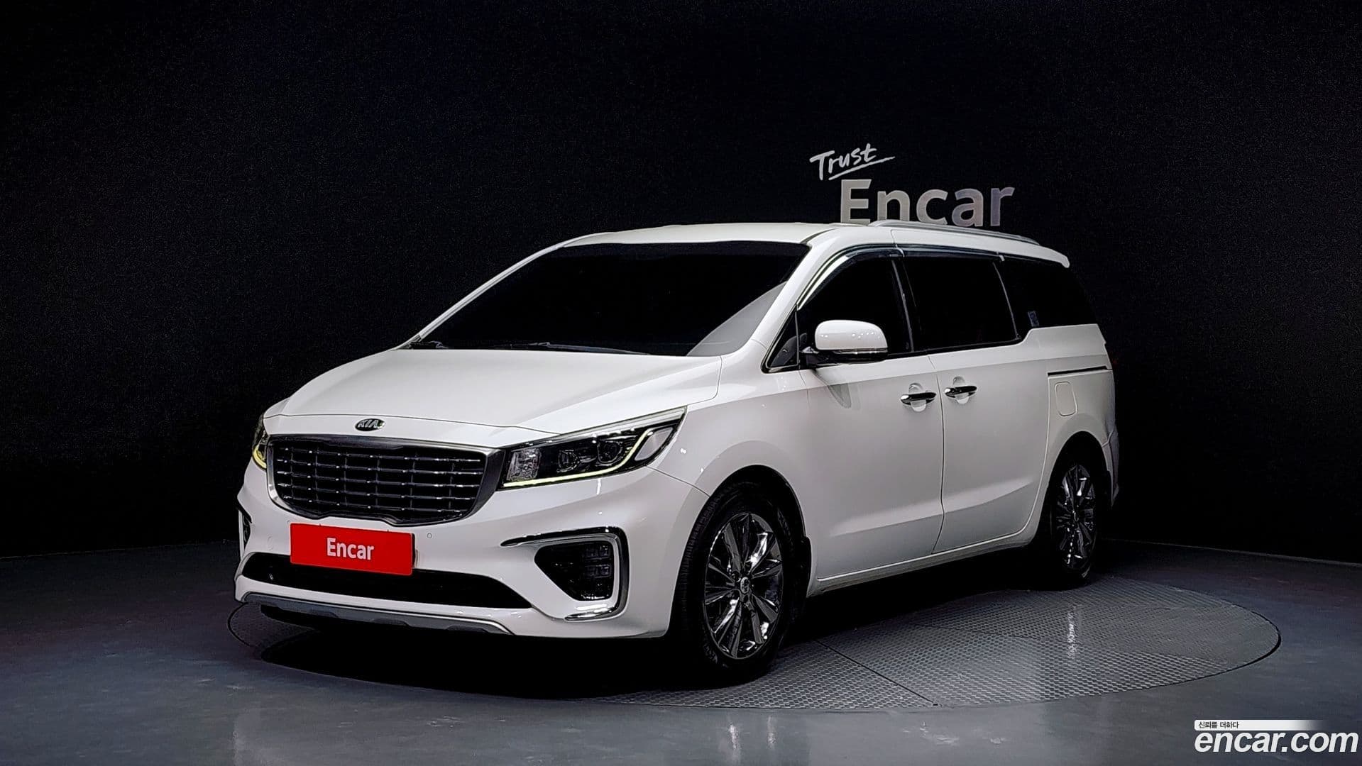 Main__Slider__Photo:Canival Kia 2018.4-0