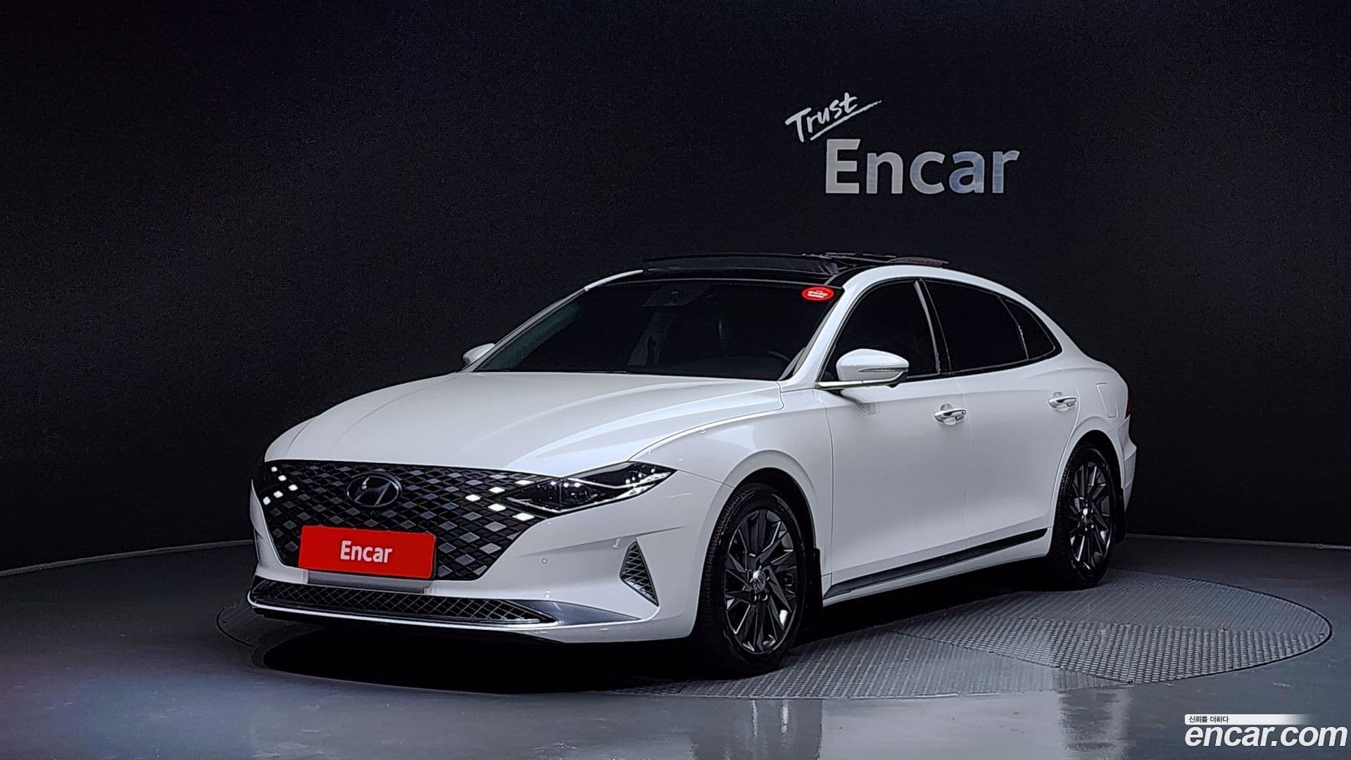 Main__Slider__Photo:Grandeur Hyundai 2020.5-0