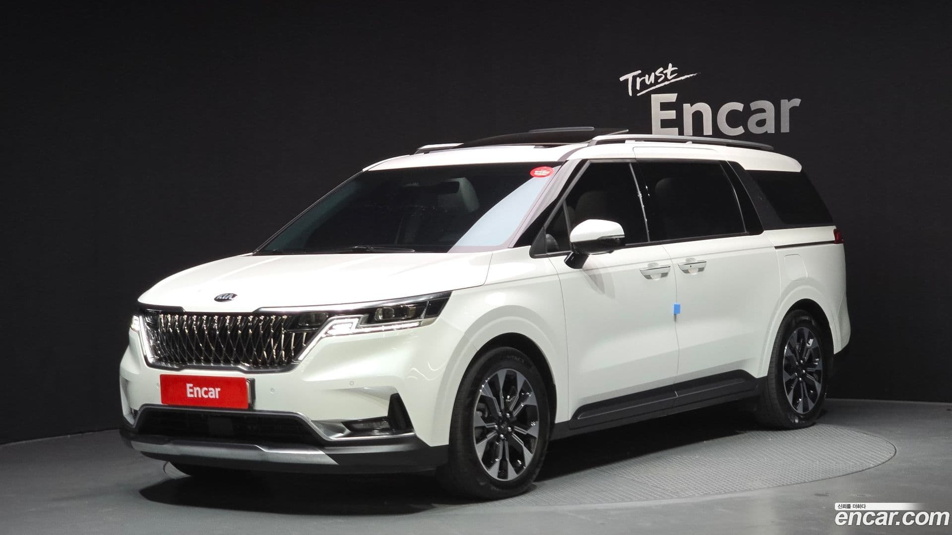 Main__Slider__Photo:Canival Kia 2020.9-0