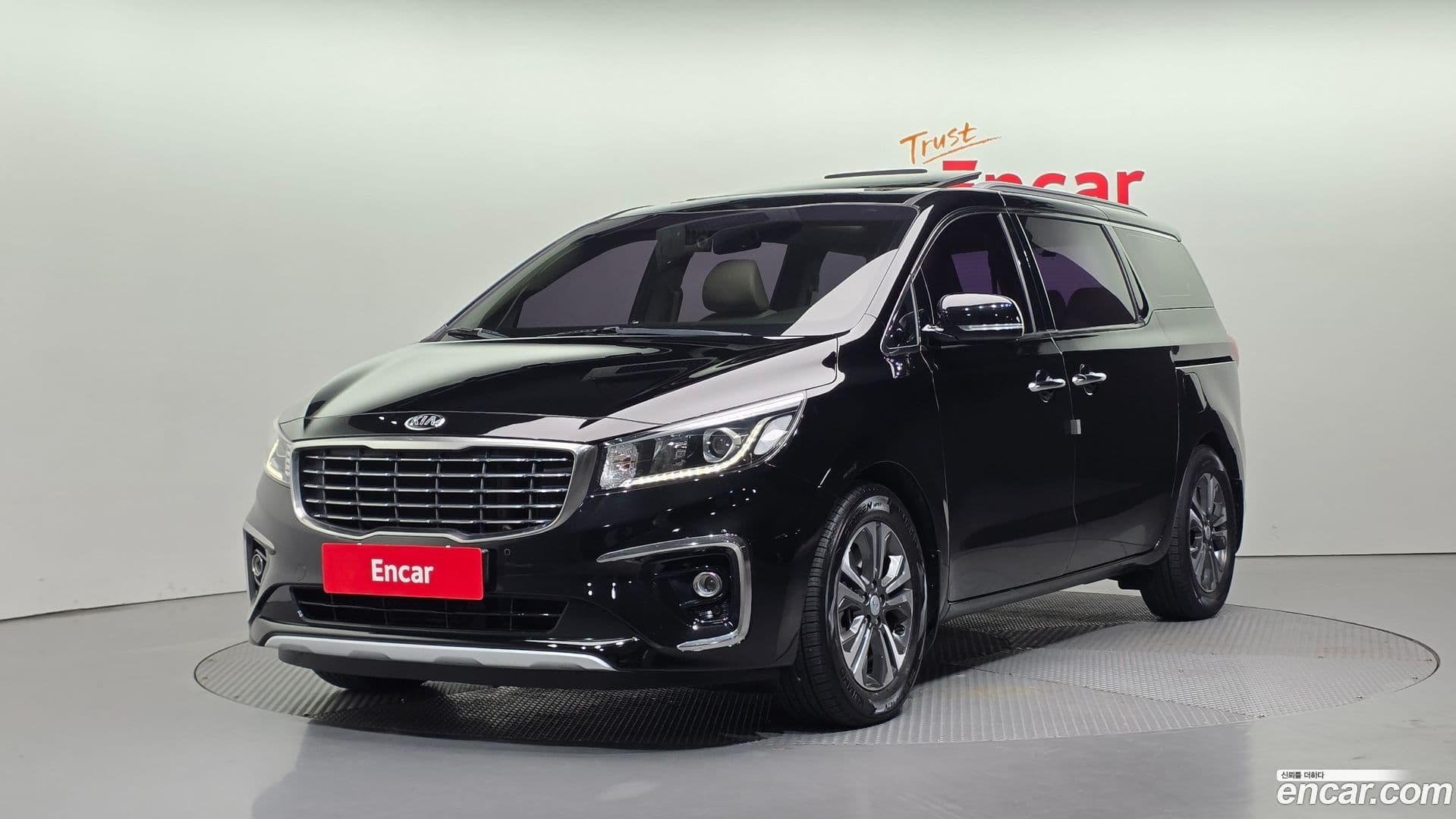 Main__Slider__Photo:Canival Kia 2018.9-0