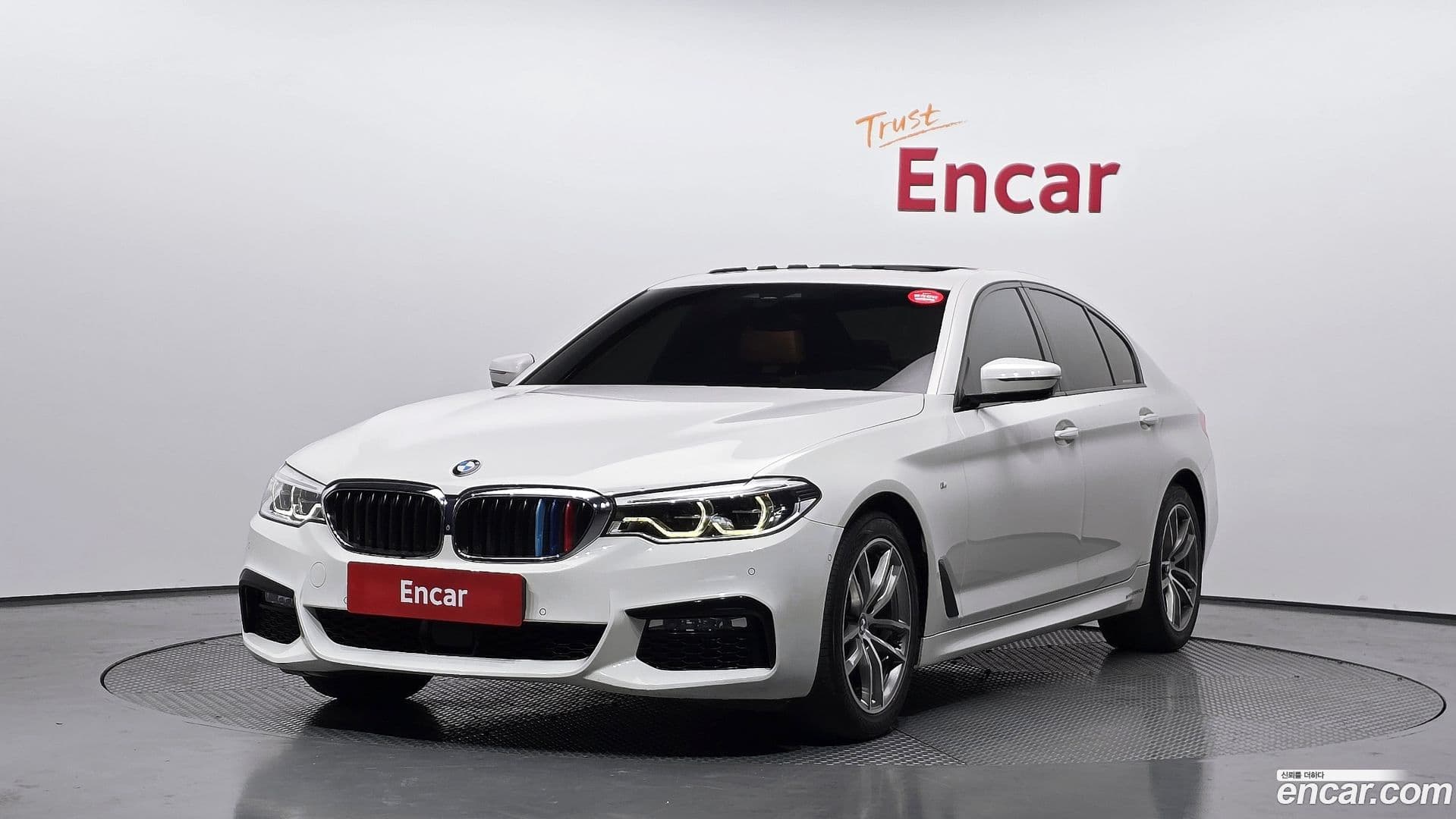 Main__Slider__Photo:5-Series BMW 2017.4-0