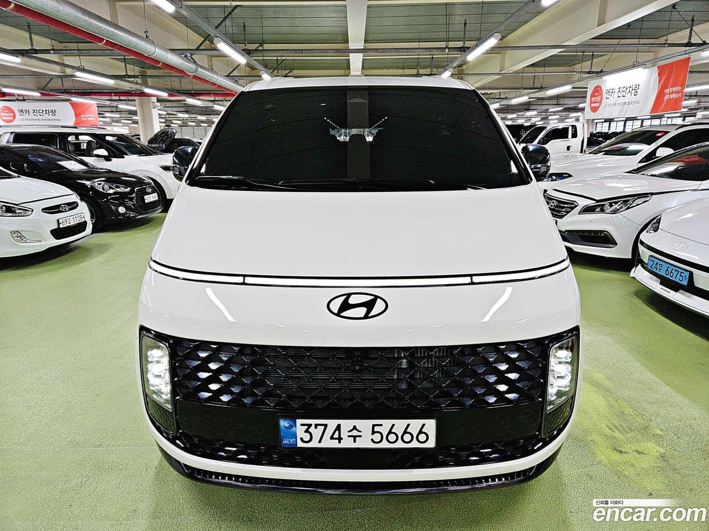 Main__Slider__Photo:Staria Hyundai 2025.5-0