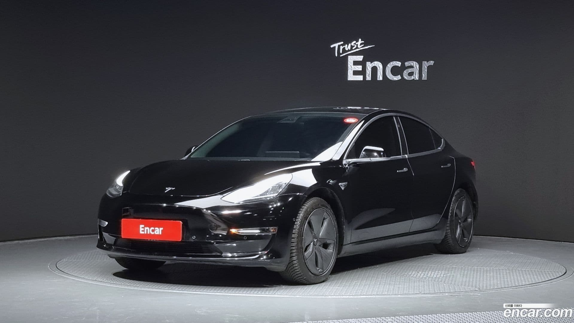Main__Slider__Photo:Model 3 Tesla 2019.10-0