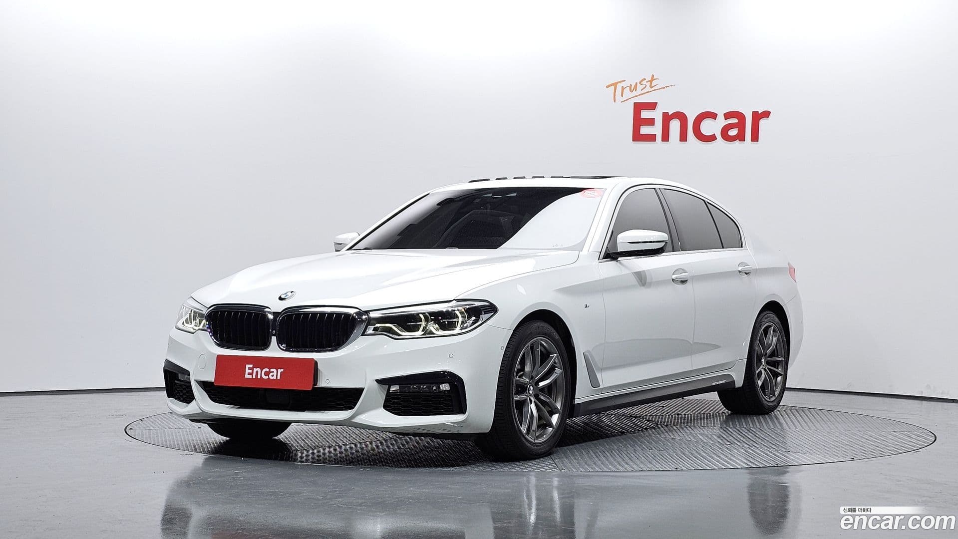 Main__Slider__Photo:5-Series BMW 2018.2-0