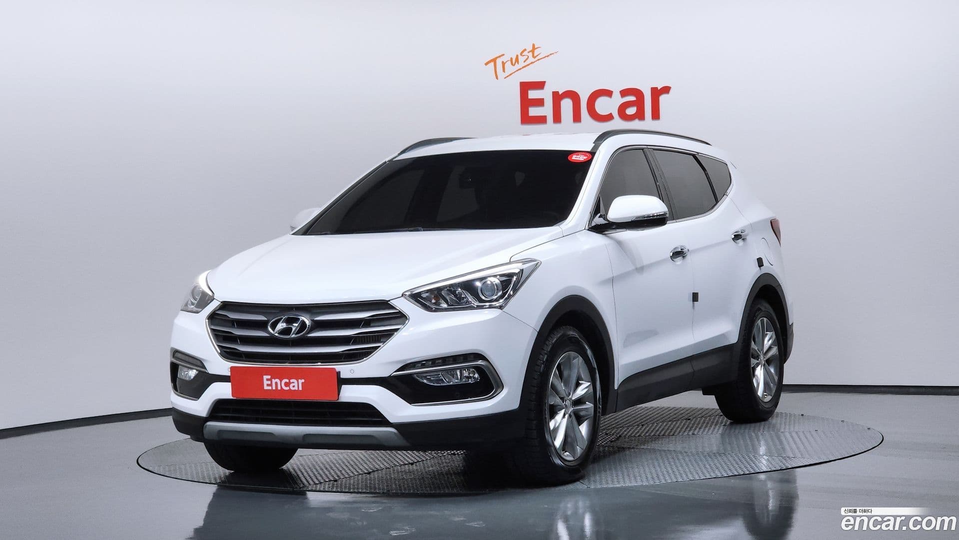 Main__Slider__Photo:Santafe Hyundai 2017.3-0