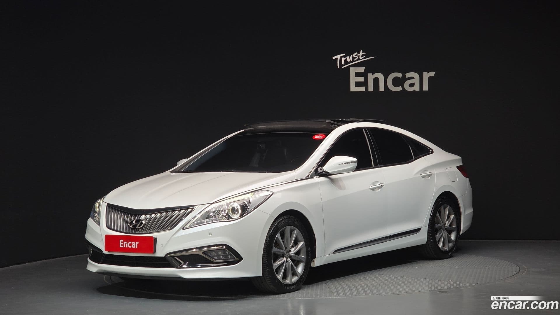 Main__Slider__Photo:Grandeur Hyundai 2015.9-0