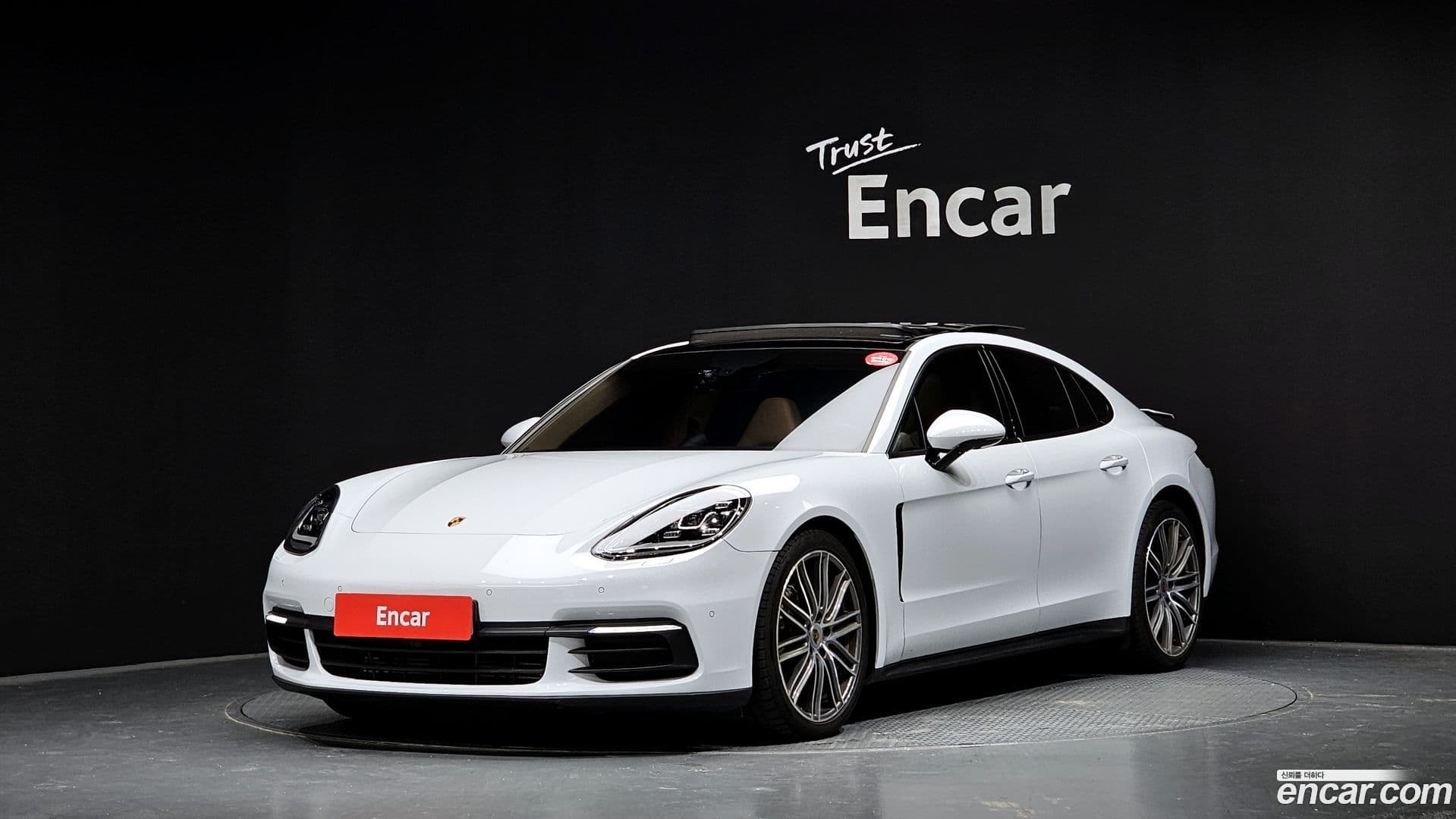 Main__Slider__Photo:Panamera Porsche 2018.1-0
