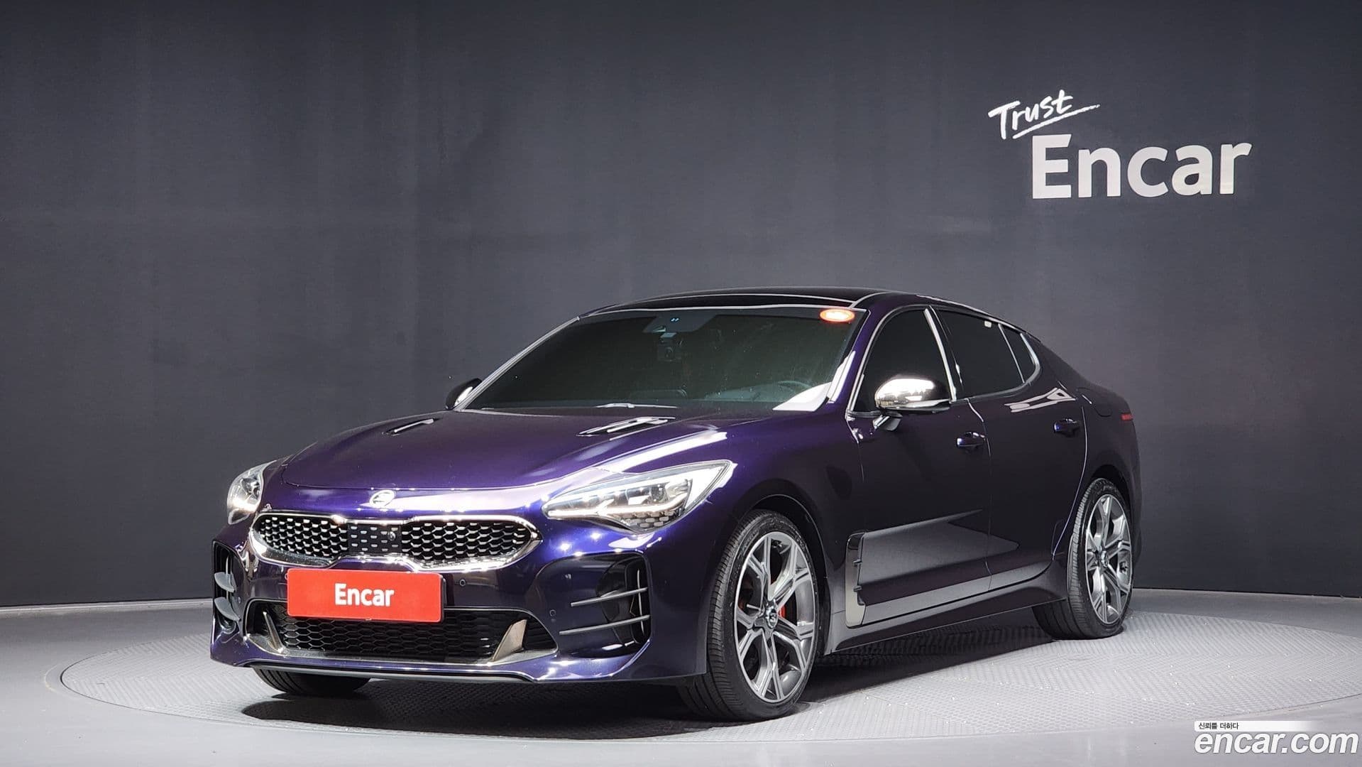 Main__Slider__Photo:Stinger Kia 2017.9-0