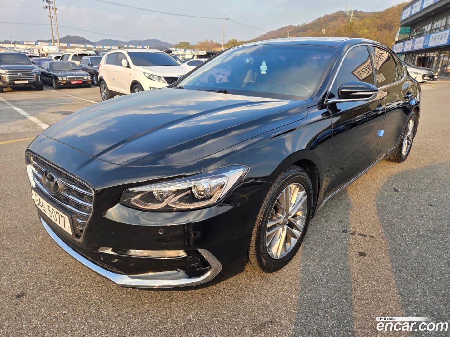 Main__Slider__Photo:Grandeur Hyundai 2018.3-0