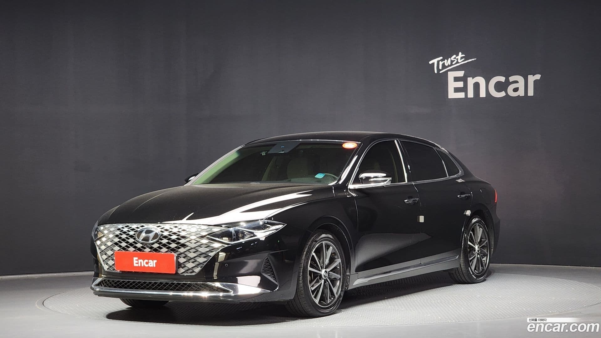 Main__Slider__Photo:Grandeur Hyundai 2021.7-0