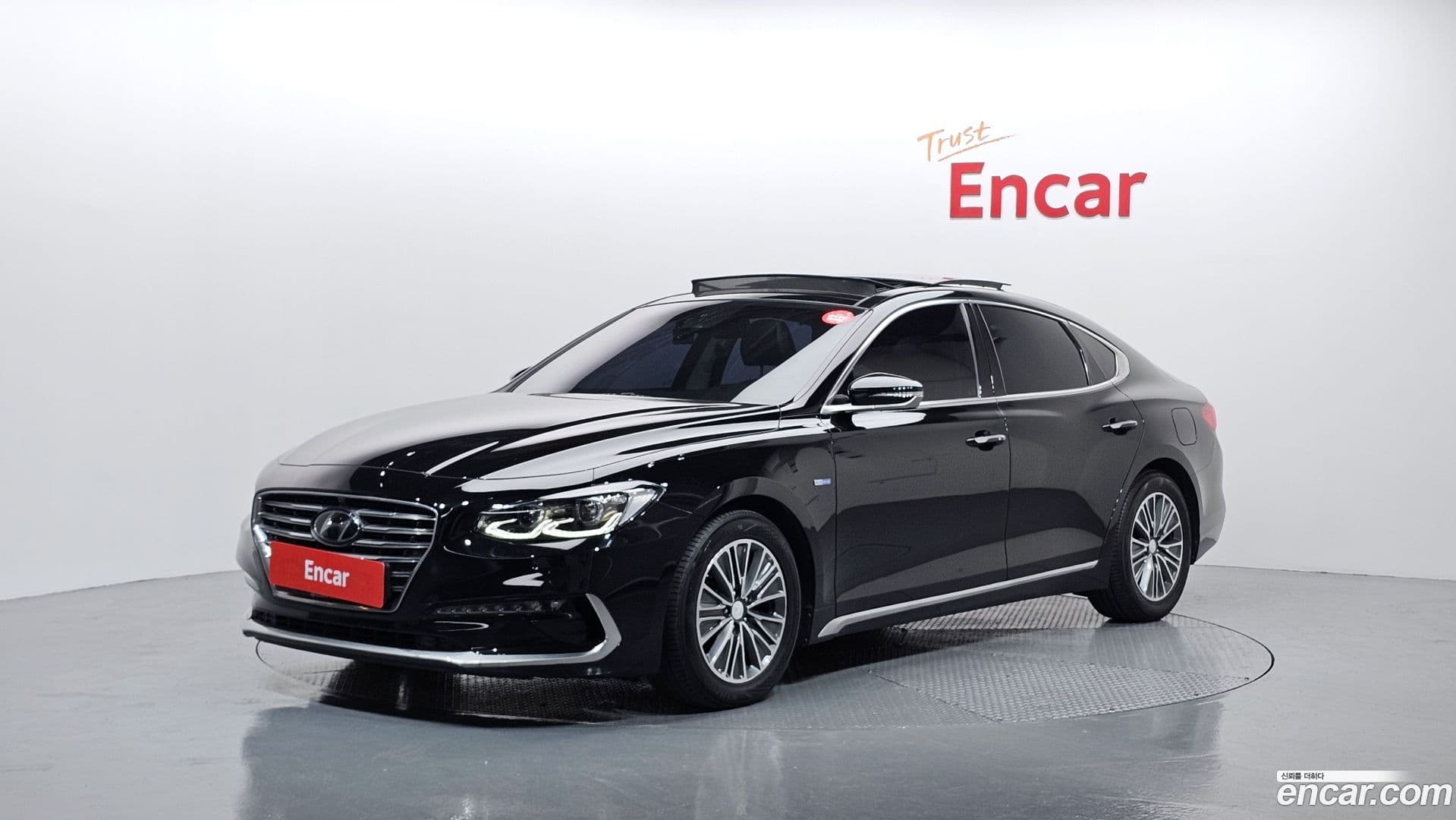 Main__Slider__Photo:Grandeur Hyundai 2017.8-0