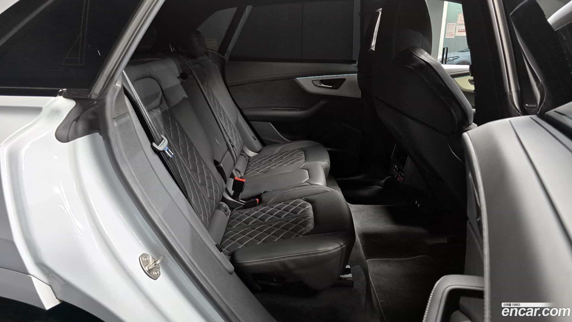 Q8 Audi 2023.9-OPTION-016