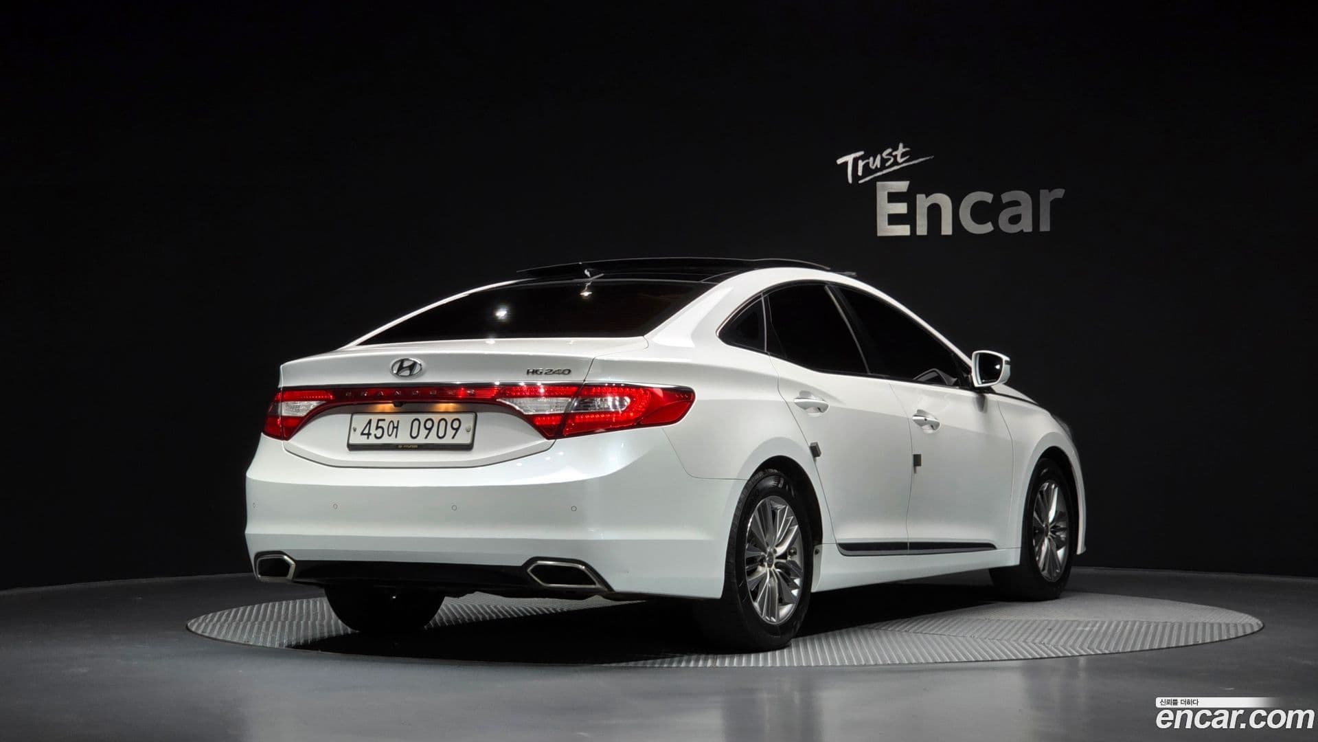 Main__Slider__Photo:Grandeur Hyundai 2015.11-0