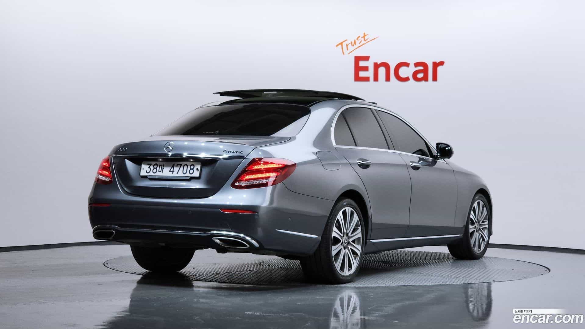E-Class Mercedes-Benz 2017.5-OUTER-2