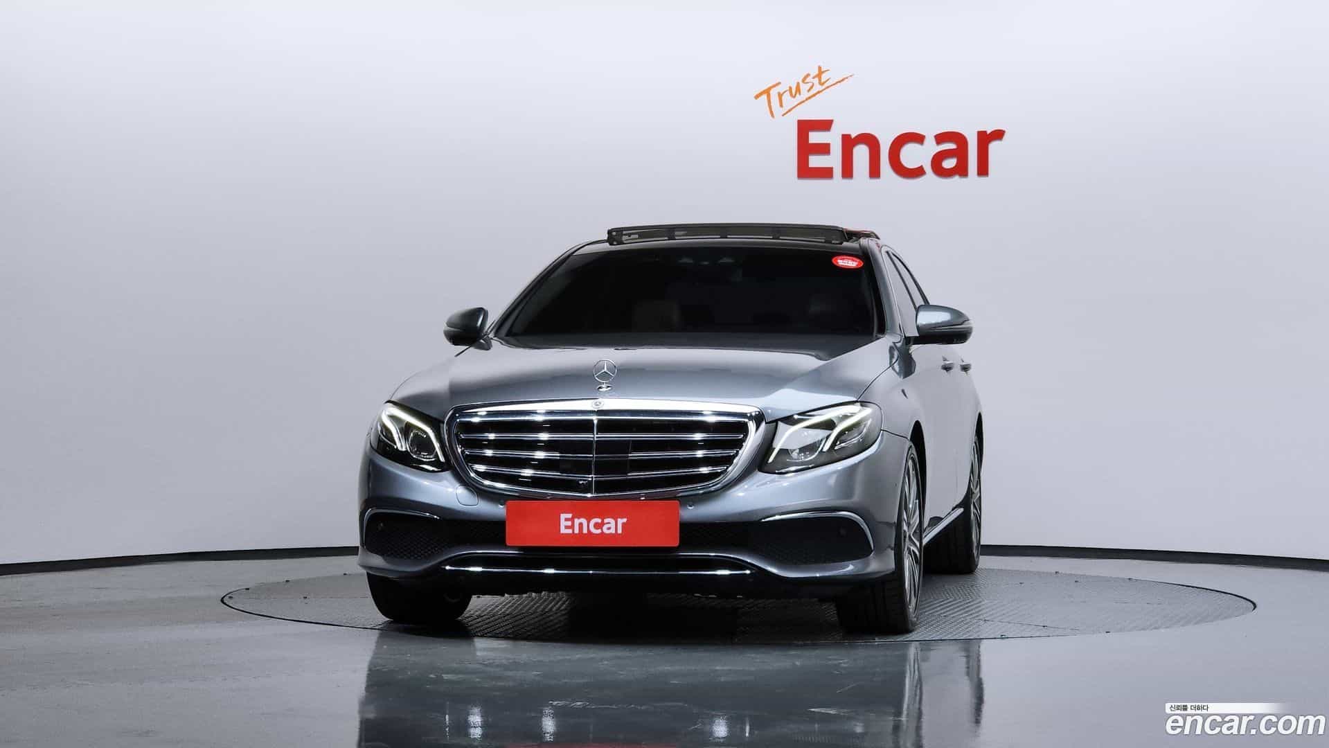 E-Class Mercedes-Benz 2017.5-OUTER-3