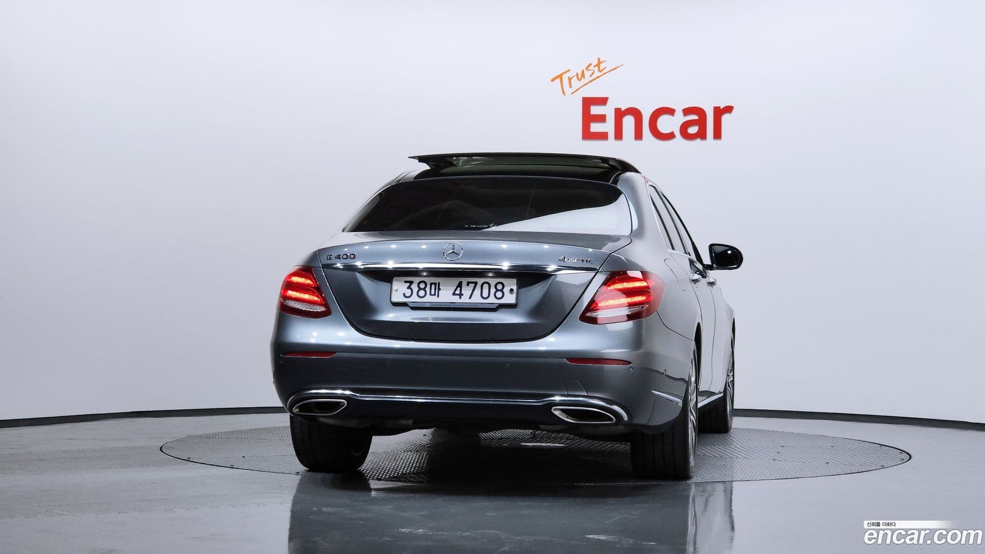 Main__Slider__Photo:E-Class Mercedes-Benz 2017.5-3