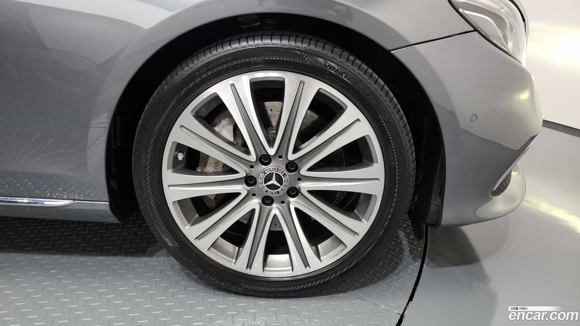 E-Class Mercedes-Benz 2017.5-OUTER-5