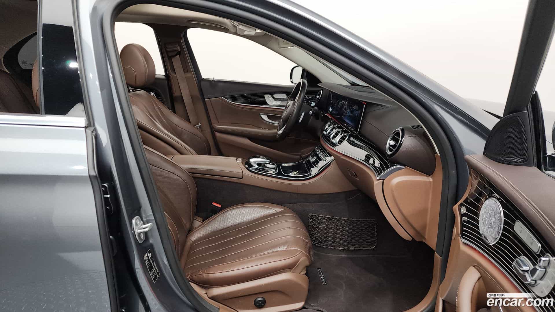 E-Class Mercedes-Benz 2017.5-OPTION-15