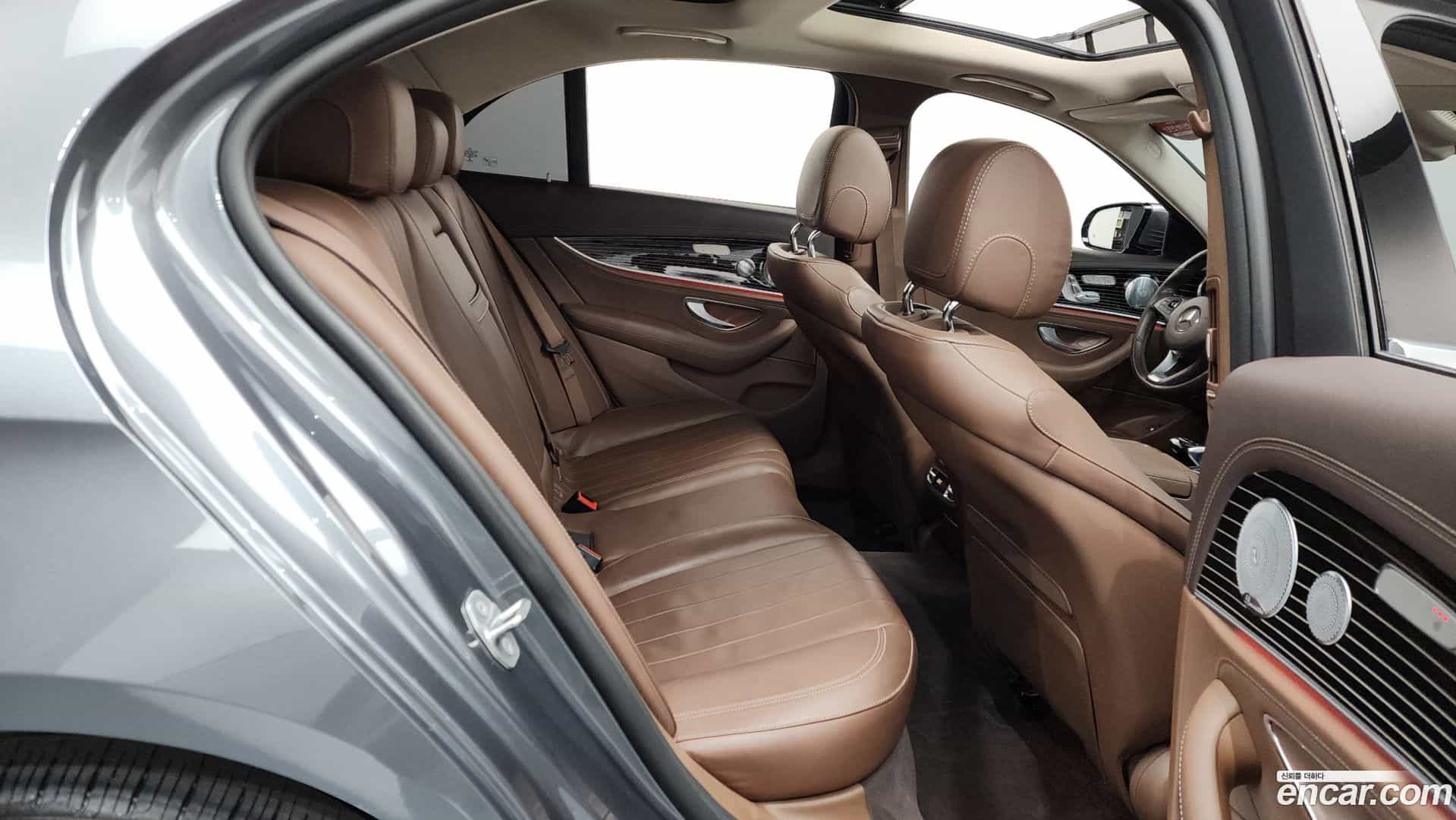 E-Class Mercedes-Benz 2017.5-OPTION-16