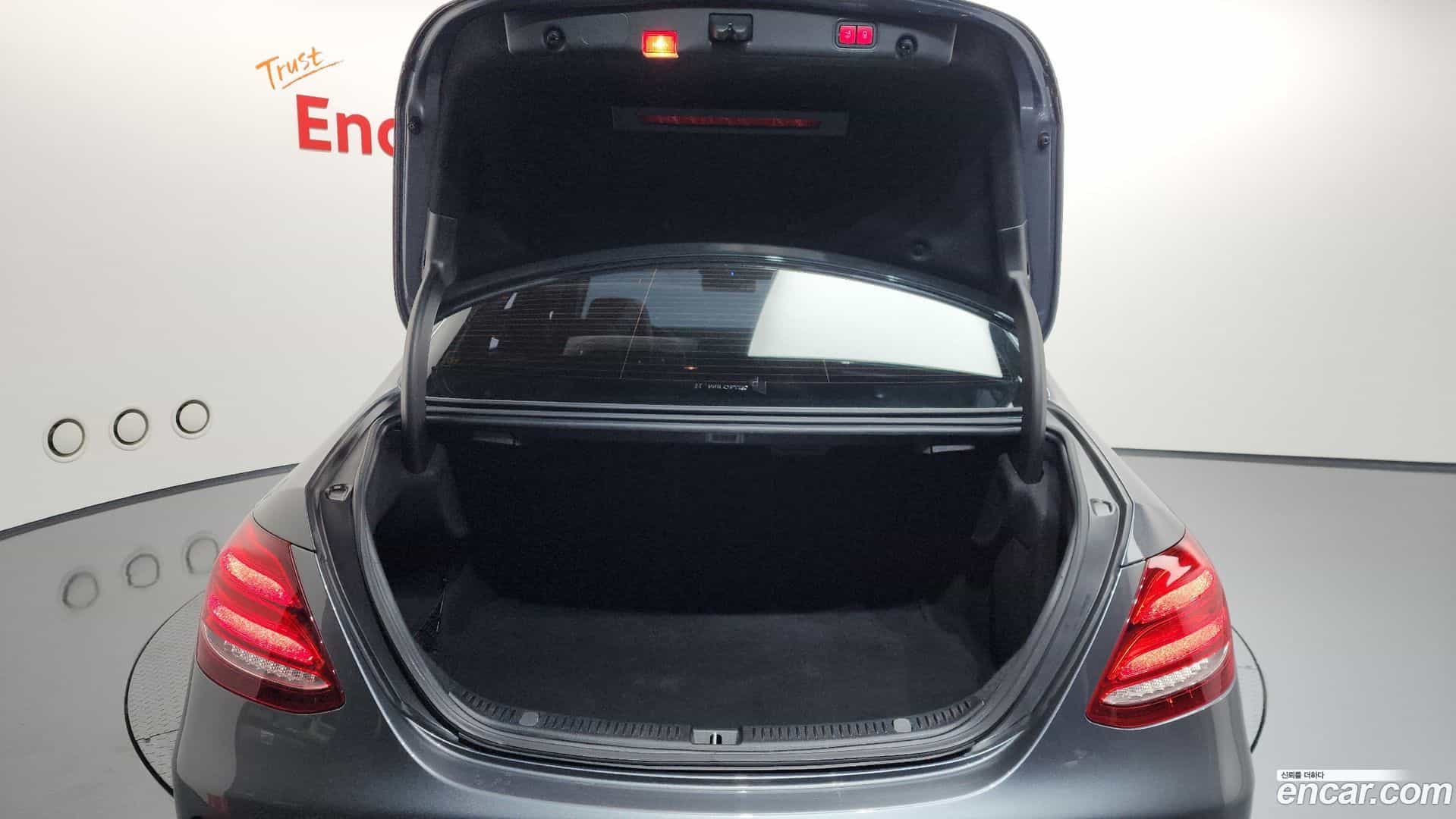 E-Class Mercedes-Benz 2017.5-OPTION-24