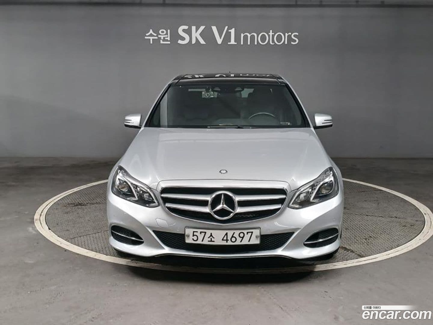 Main__Slider__Photo:E-Class Mercedes-Benz 2014.1-0
