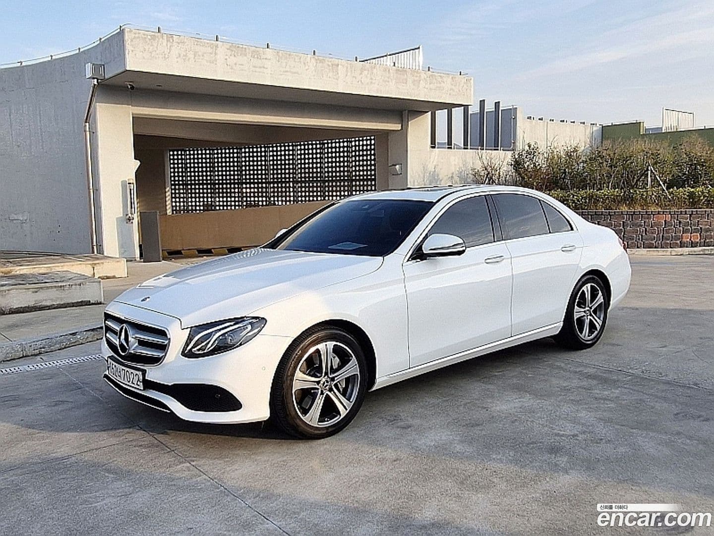 Main__Slider__Photo:E-Class Mercedes-Benz 2018.9-0