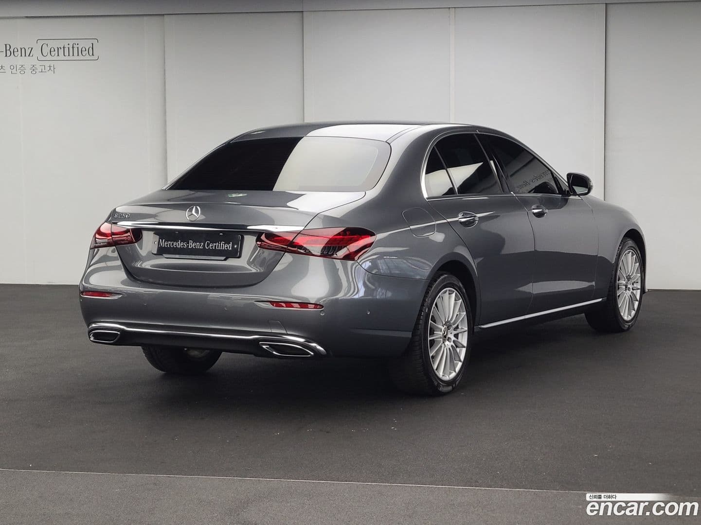 Main__Slider__Photo:E-Class Mercedes-Benz 2020.11-0