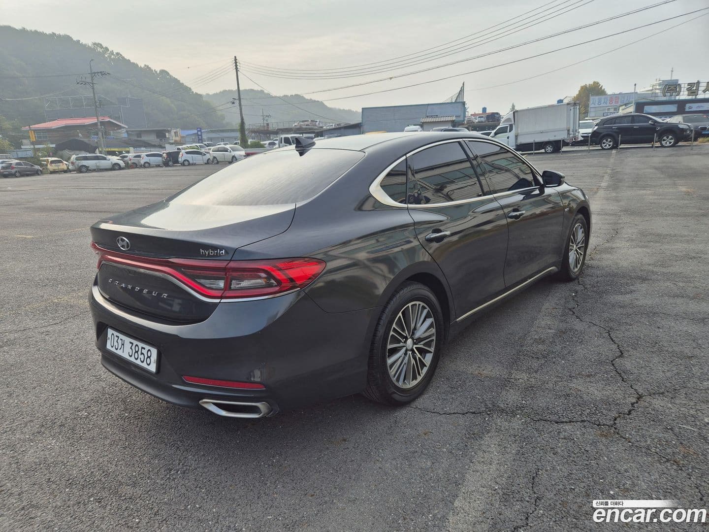 Main__Slider__Photo:Grandeur Hyundai 2018.6-0
