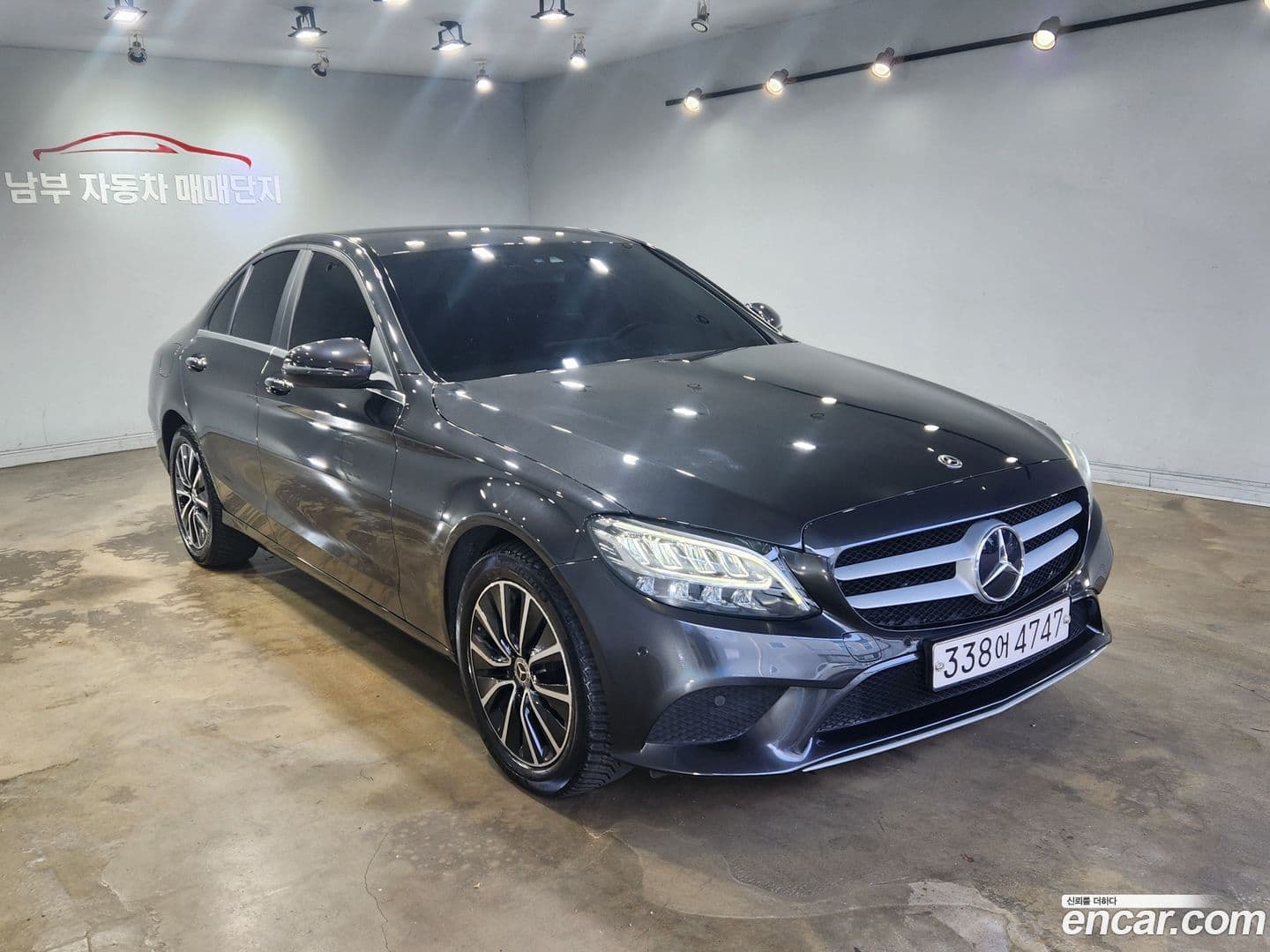 Main__Slider__Photo:C-Class Mercedes-Benz 2020.5-0