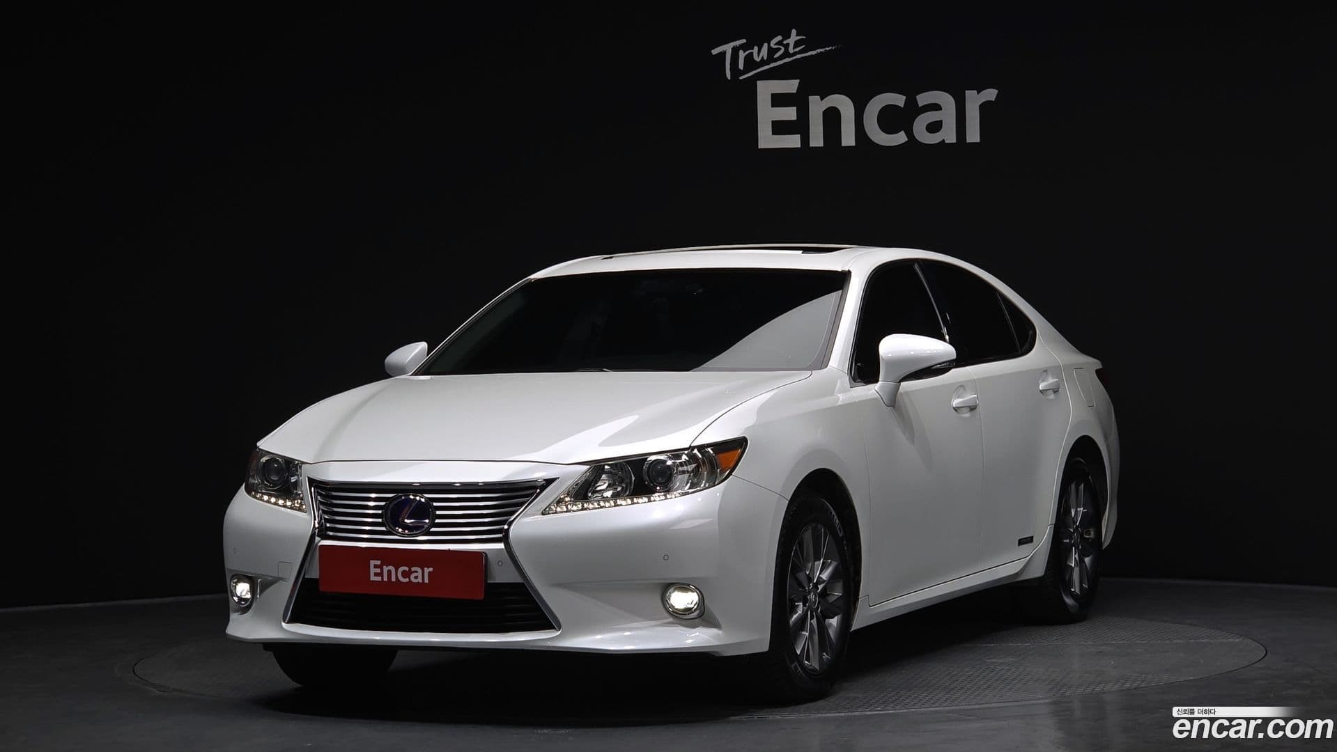 Main__Slider__Photo:ES Lexus 2013.9-0