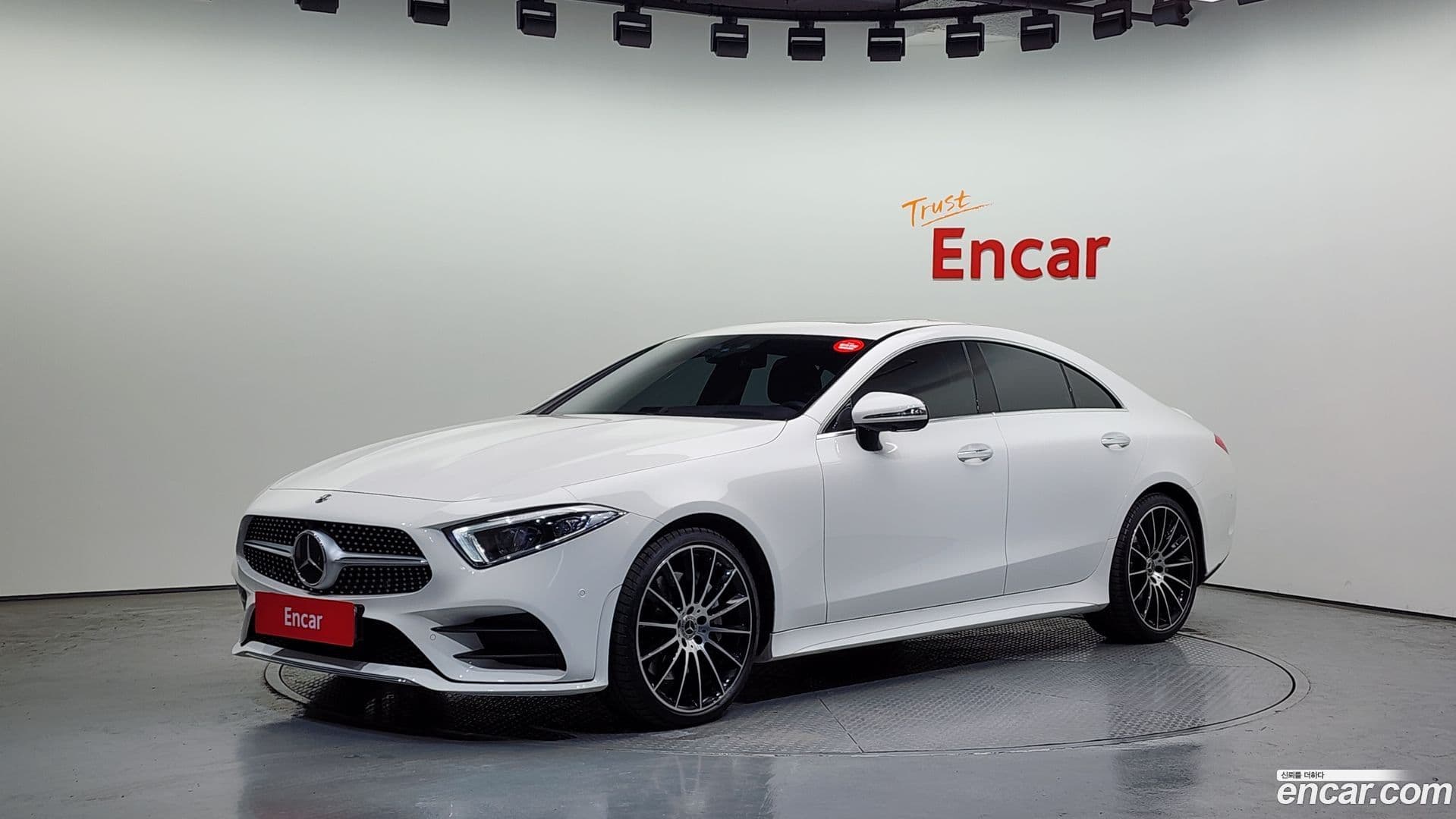 Main__Slider__Photo:CLS-Class Mercedes-Benz 2020.10-0