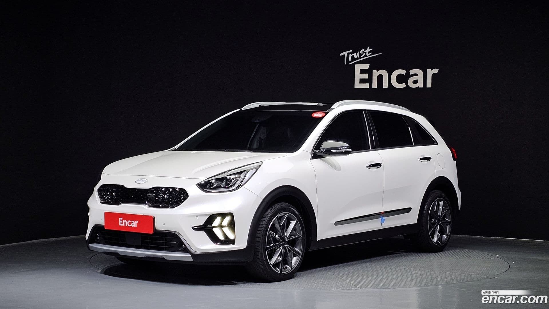 Main__Slider__Photo:Niro Kia 2020.1-0