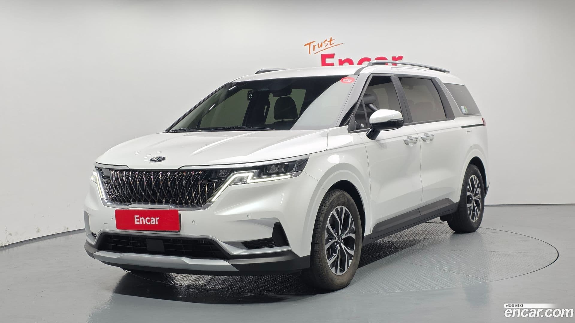 Main__Slider__Photo:Canival Kia 2021.1-0
