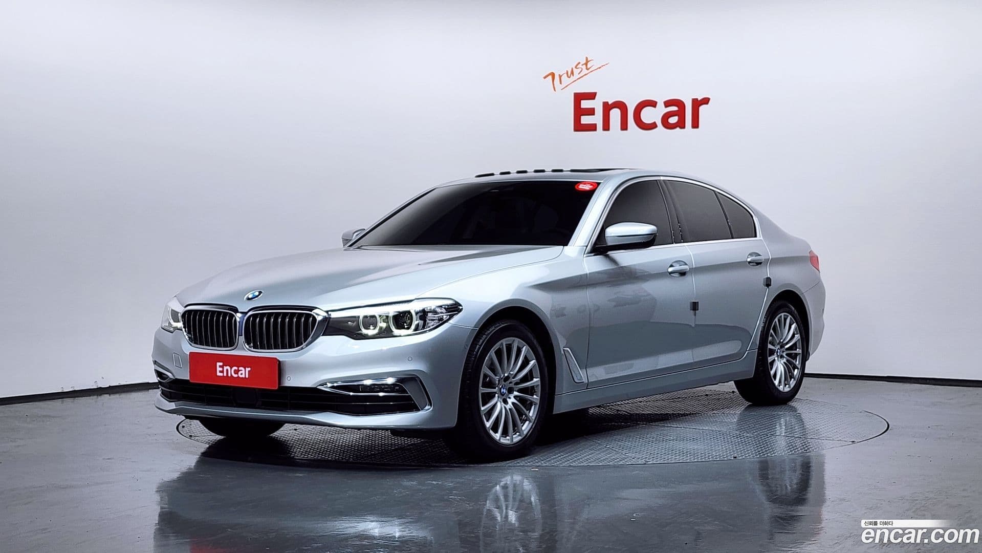 Main__Slider__Photo:5-Series BMW 2019.11-0