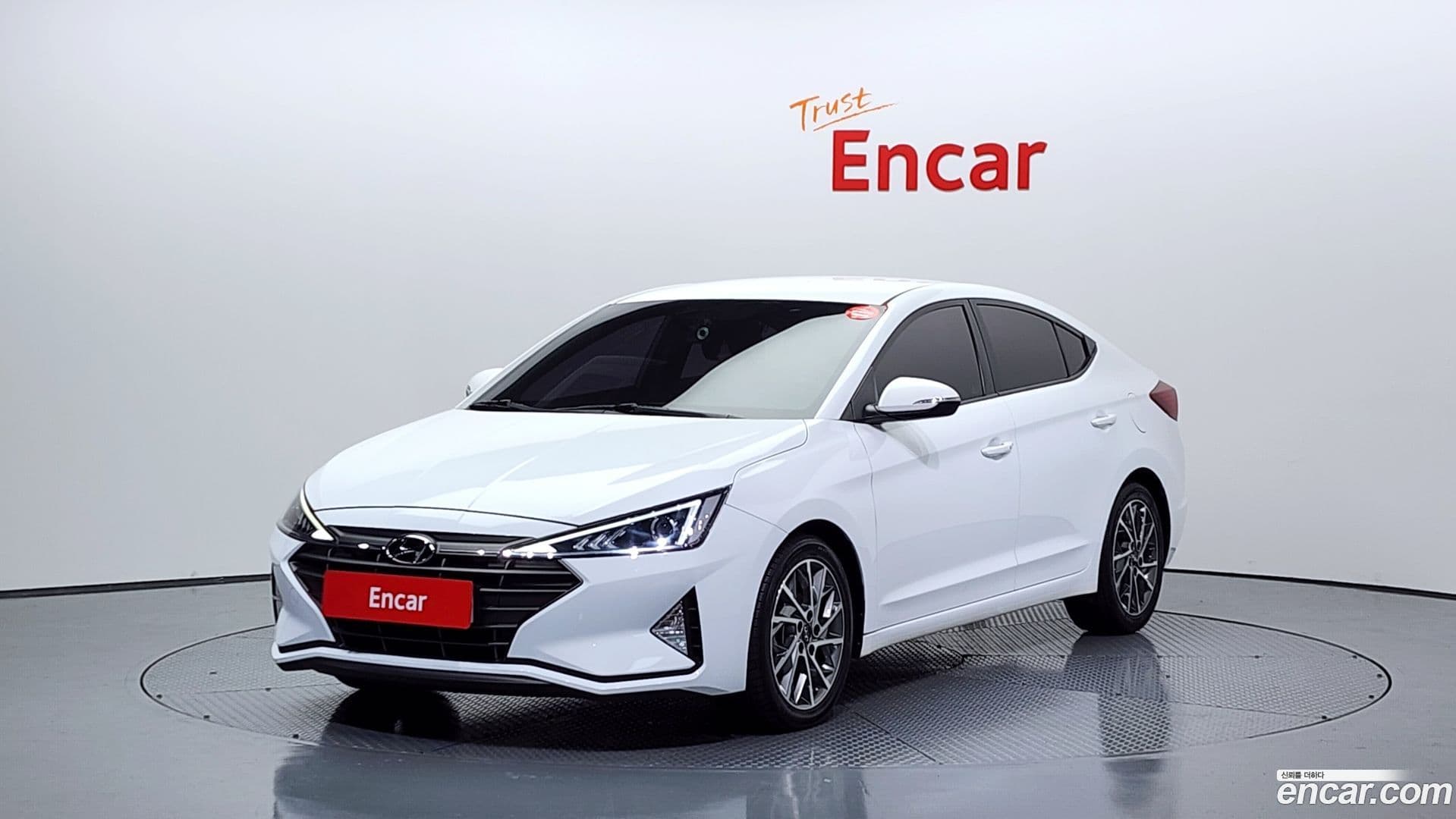 Main__Slider__Photo:AVANTE Hyundai 2019.3-0