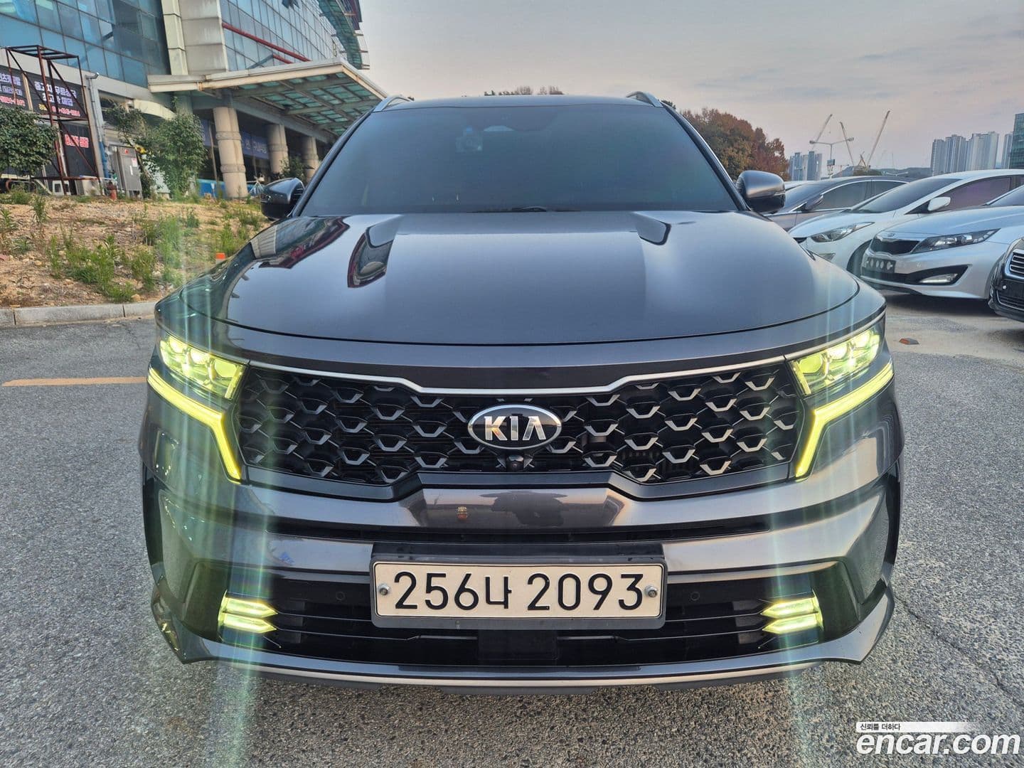 Main__Slider__Photo:Sorento Kia 2020.3-0