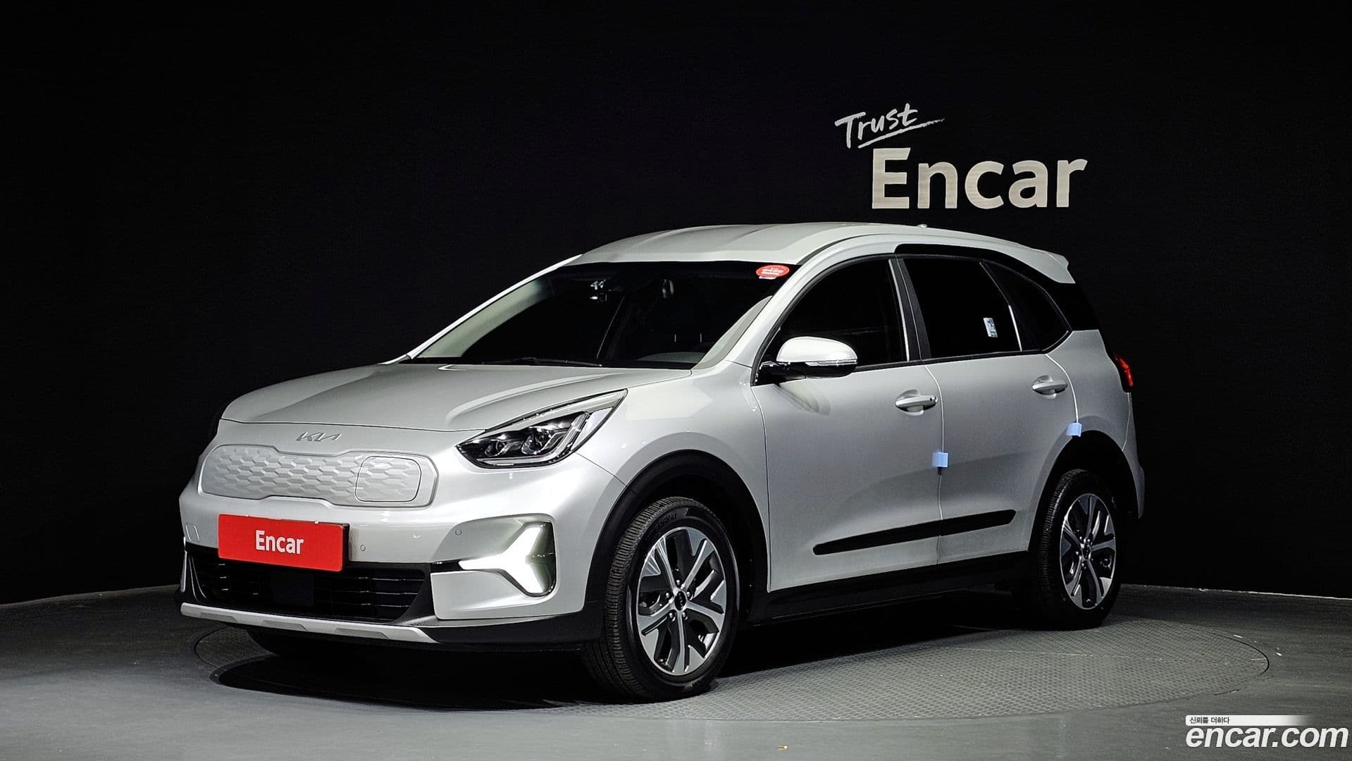 Main__Slider__Photo:Niro Kia 2022.6-0
