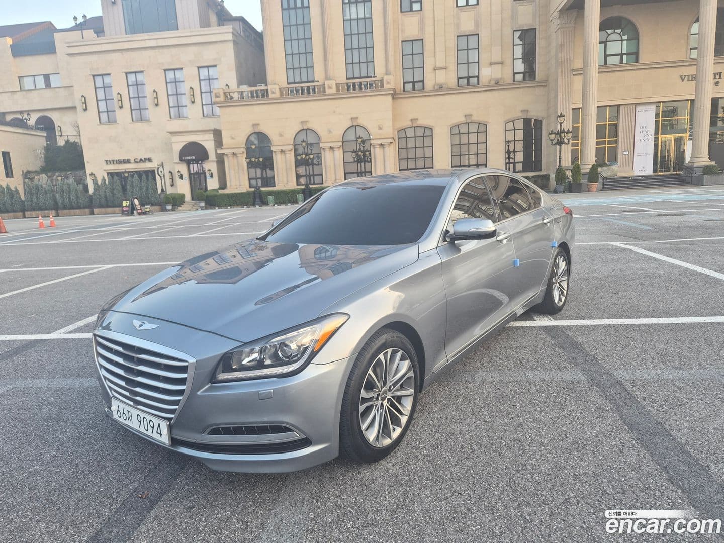 Main__Slider__Photo:Genesis Hyundai 2014.11-0