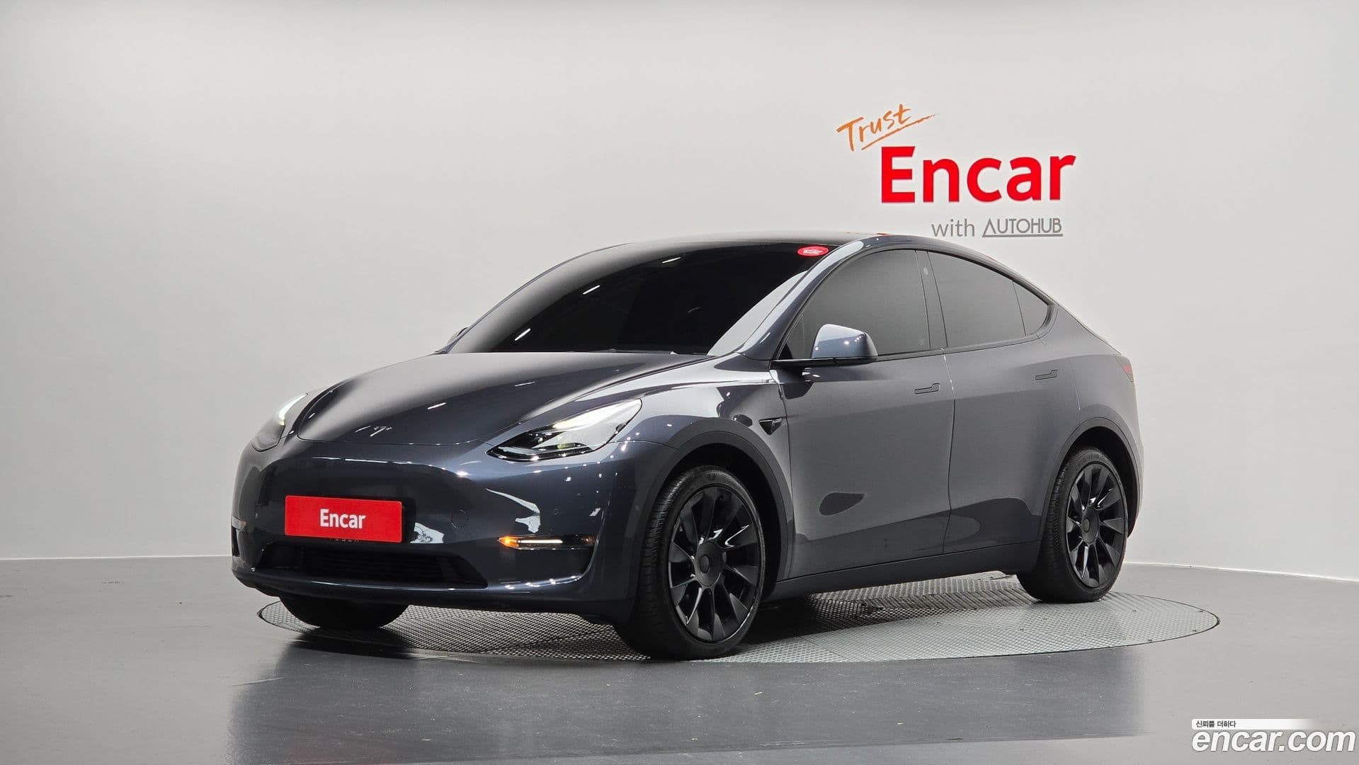 Main__Slider__Photo:Model Y Tesla 2022.10-0